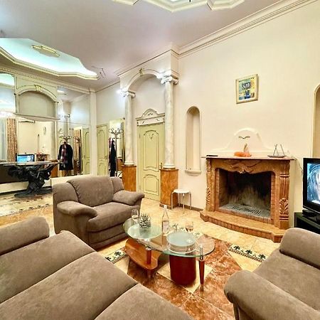 Great One Bed Right Near Opera House Apartment Kiev Ngoại thất bức ảnh