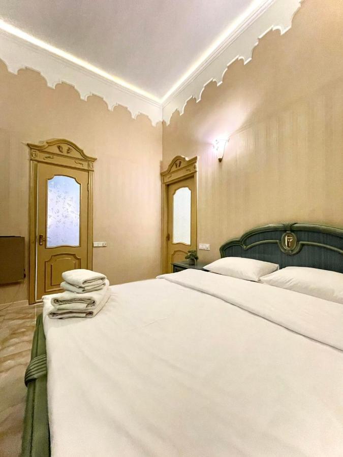 Great One Bed Right Near Opera House Apartment Kiev Ngoại thất bức ảnh