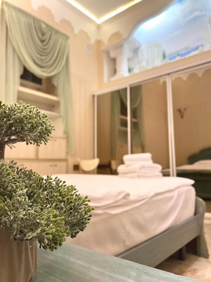 Great One Bed Right Near Opera House Apartment Kiev Ngoại thất bức ảnh
