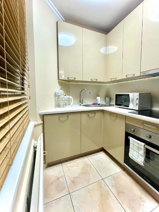 Great One Bed Right Near Opera House Apartment Kiev Ngoại thất bức ảnh