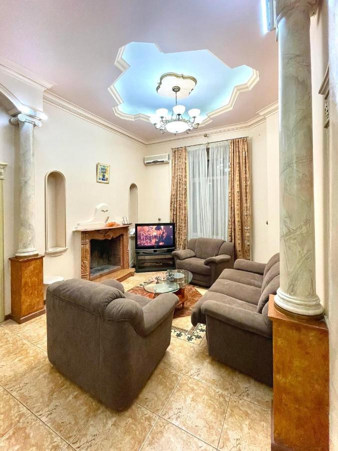 Great One Bed Right Near Opera House Apartment Kiev Ngoại thất bức ảnh