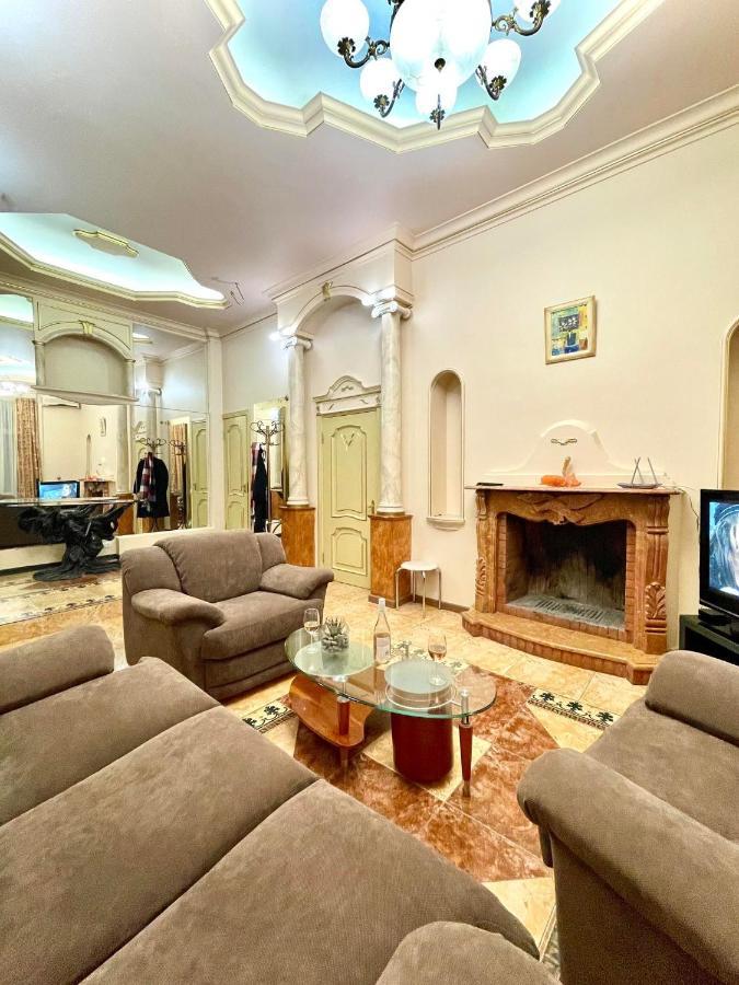 Great One Bed Right Near Opera House Apartment Kiev Ngoại thất bức ảnh